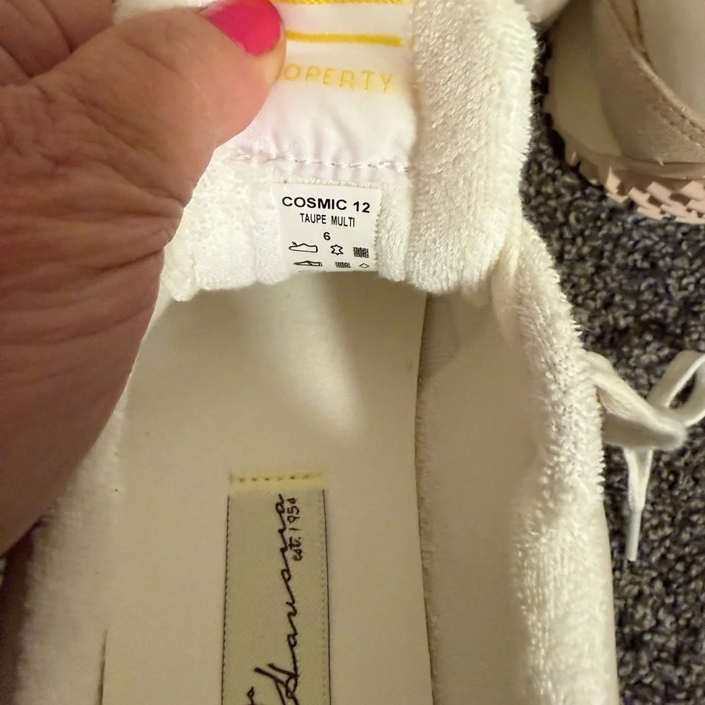 Women's White and Tan Sneakers‎